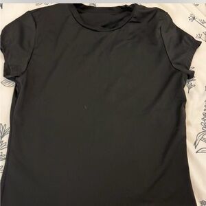 Women's Black Short-Sleeve Crew Neck Tee
